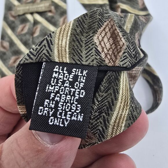 Mens Necktie Haggar clothing co. Tan  and Brown, Size Is 56in x 4in Vintage - Picture 6 of 6